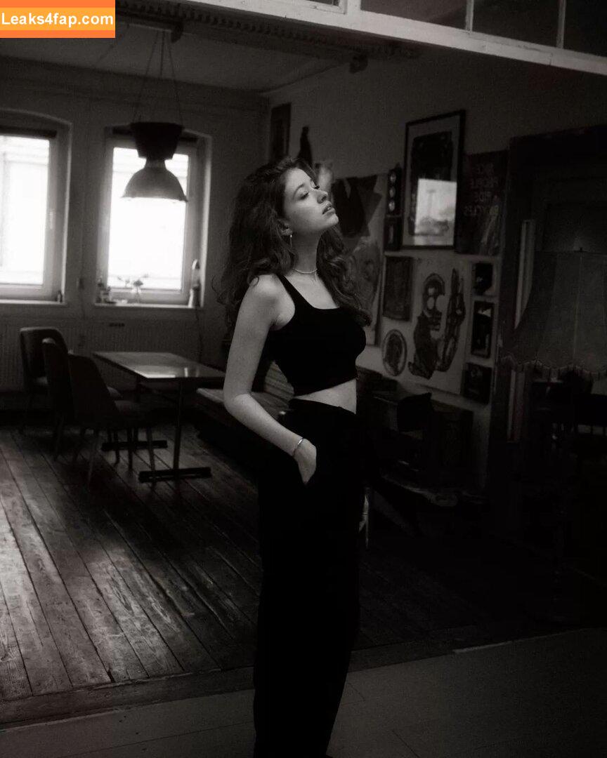 Sophie.srm leaked photo photo #0205