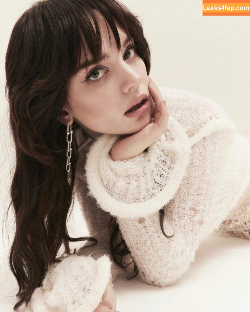 Sophie Thatcher / soapy.t слитое фото фото #0010