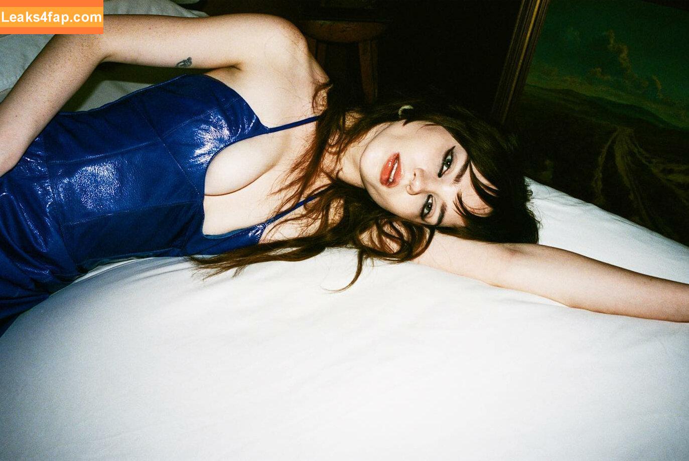 Sophie Thatcher / soapy.t слитое фото фото #0022