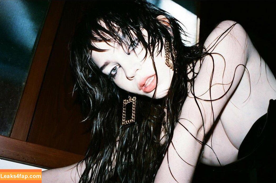 Sophie Thatcher / soapy.t слитое фото фото #0024