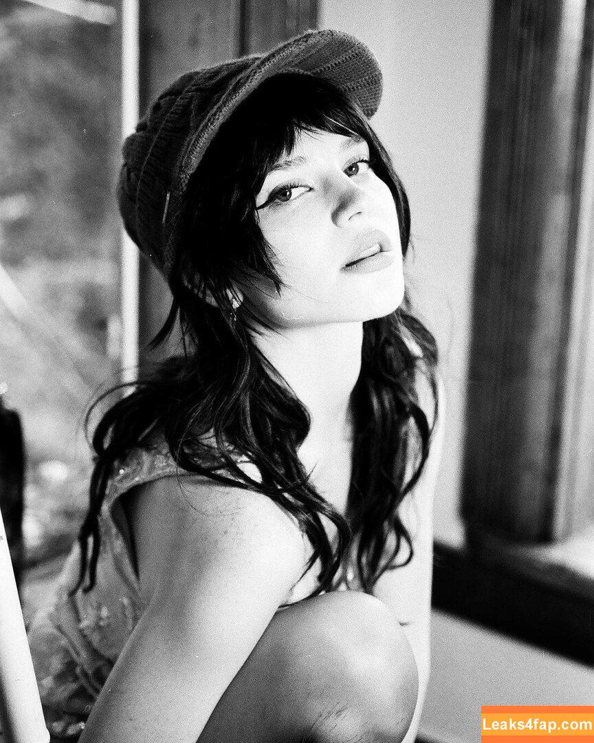 Sophie Thatcher / soapy.t слитое фото фото #0029