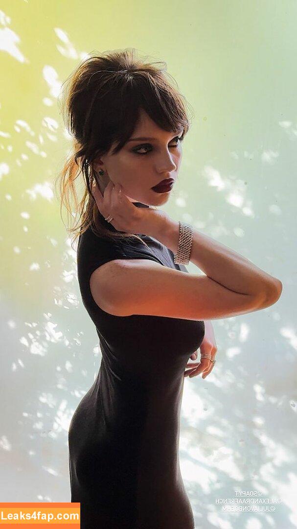 Sophie Thatcher / soapy.t leaked photo photo #0052