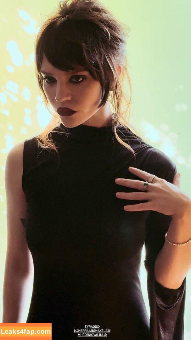 Sophie Thatcher / soapy.t leaked photo photo #0053