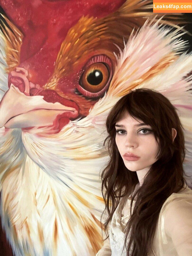 Sophie Thatcher / soapy.t leaked photo photo #0061