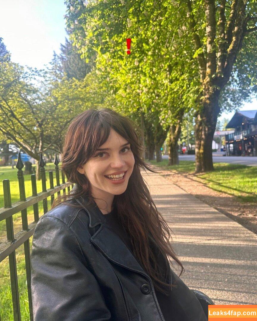 Sophie Thatcher / soapy.t leaked photo photo #0073