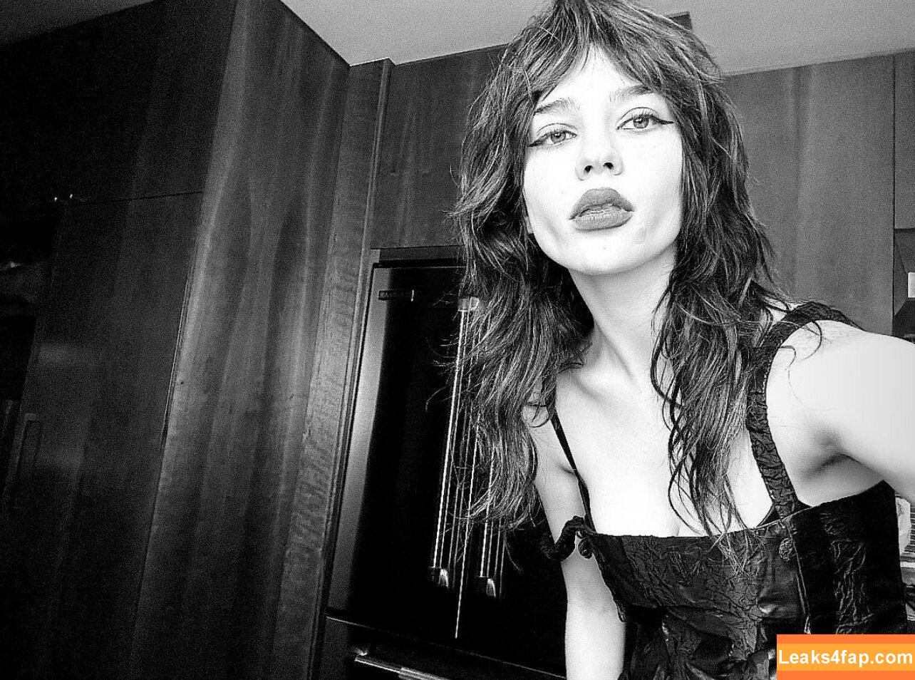 Sophie Thatcher / soapy.t leaked photo photo #0094