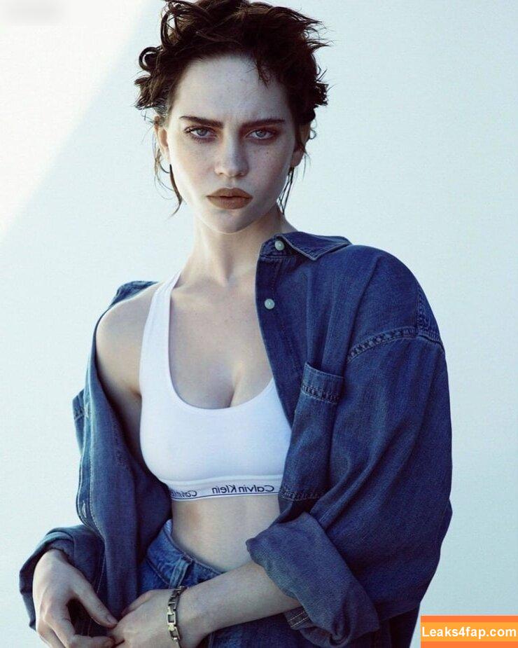 Sophie Thatcher / soapy.t leaked photo photo #0113