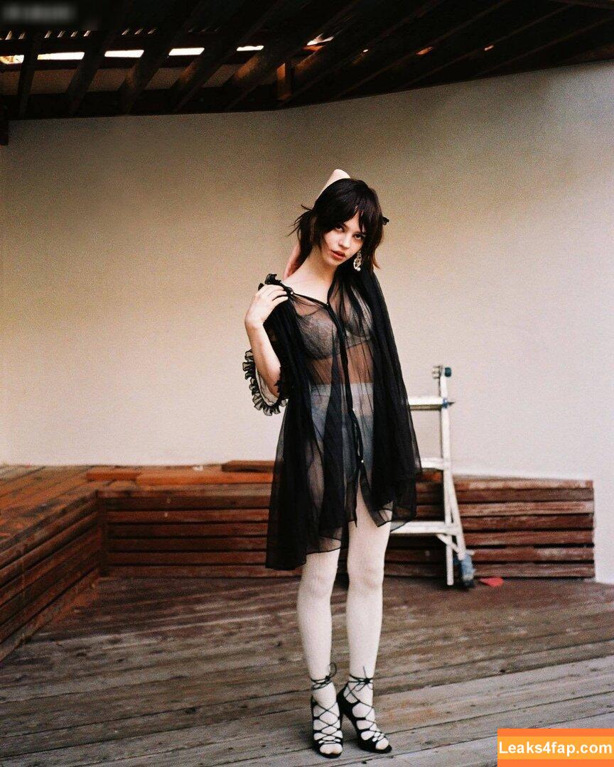 Sophie Thatcher / soapy.t leaked photo photo #0133