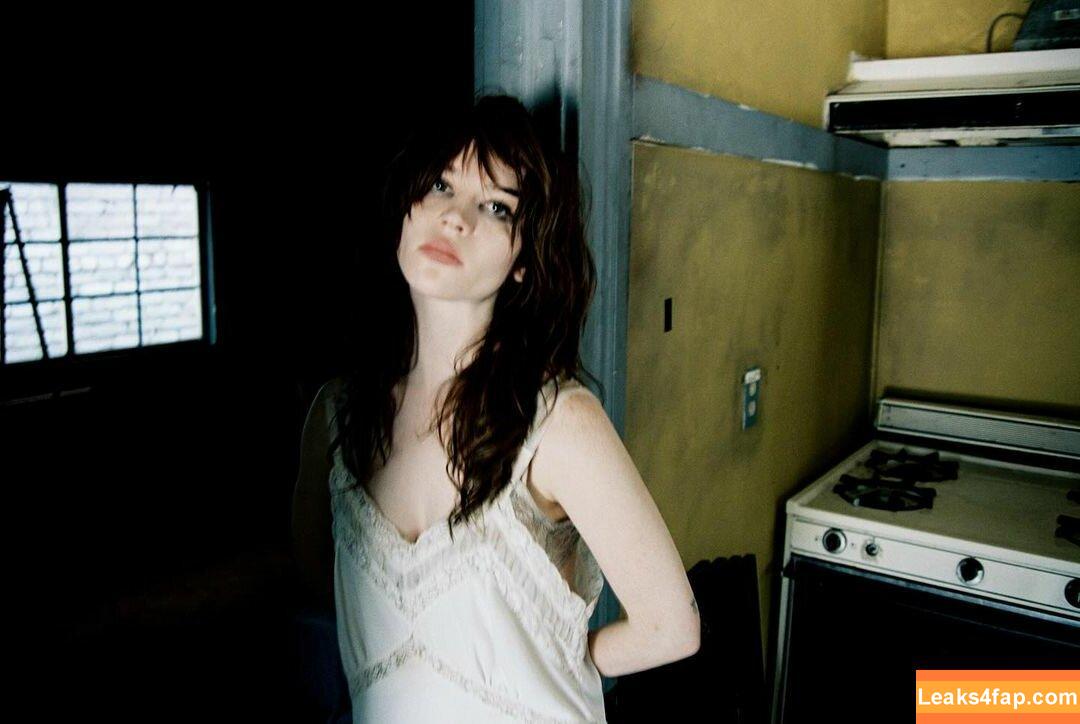 Sophie Thatcher / soapy.t leaked photo photo #0157