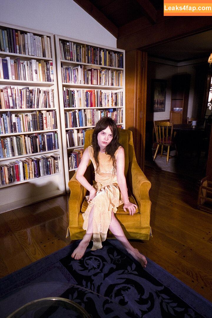 Sophie Thatcher / soapy.t leaked photo photo #0194