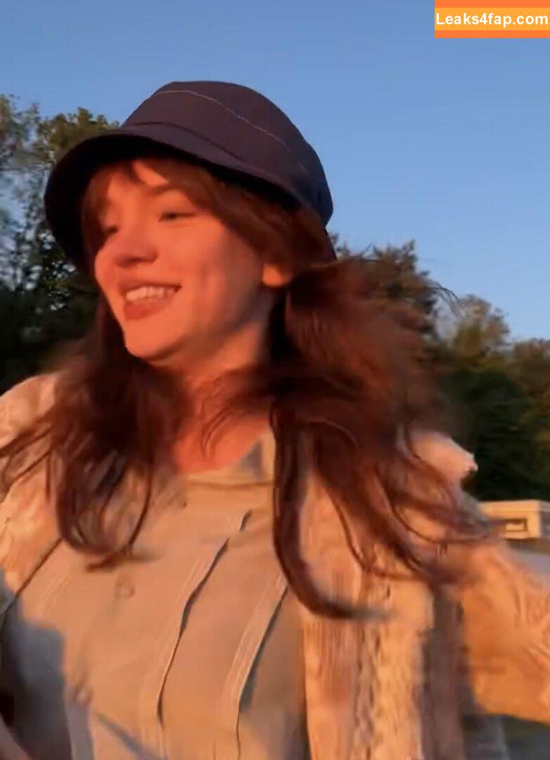 Sophie Thatcher / soapy.t leaked photo photo #0219