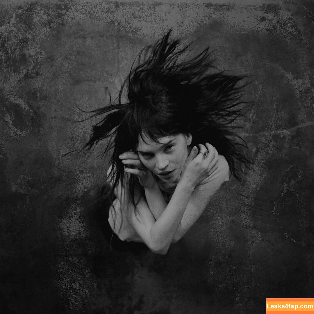 Sophie Thatcher / soapy.t leaked photo photo #0225
