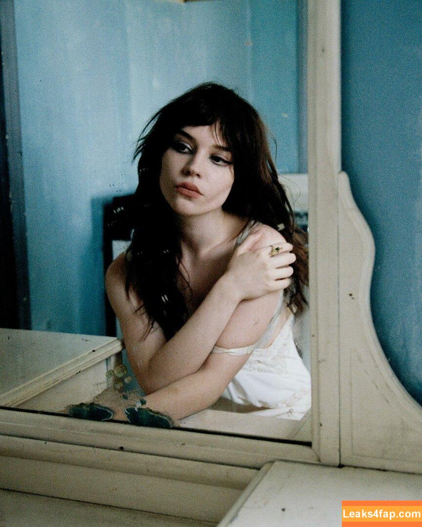 Sophie Thatcher / soapy.t leaked photo photo #0226