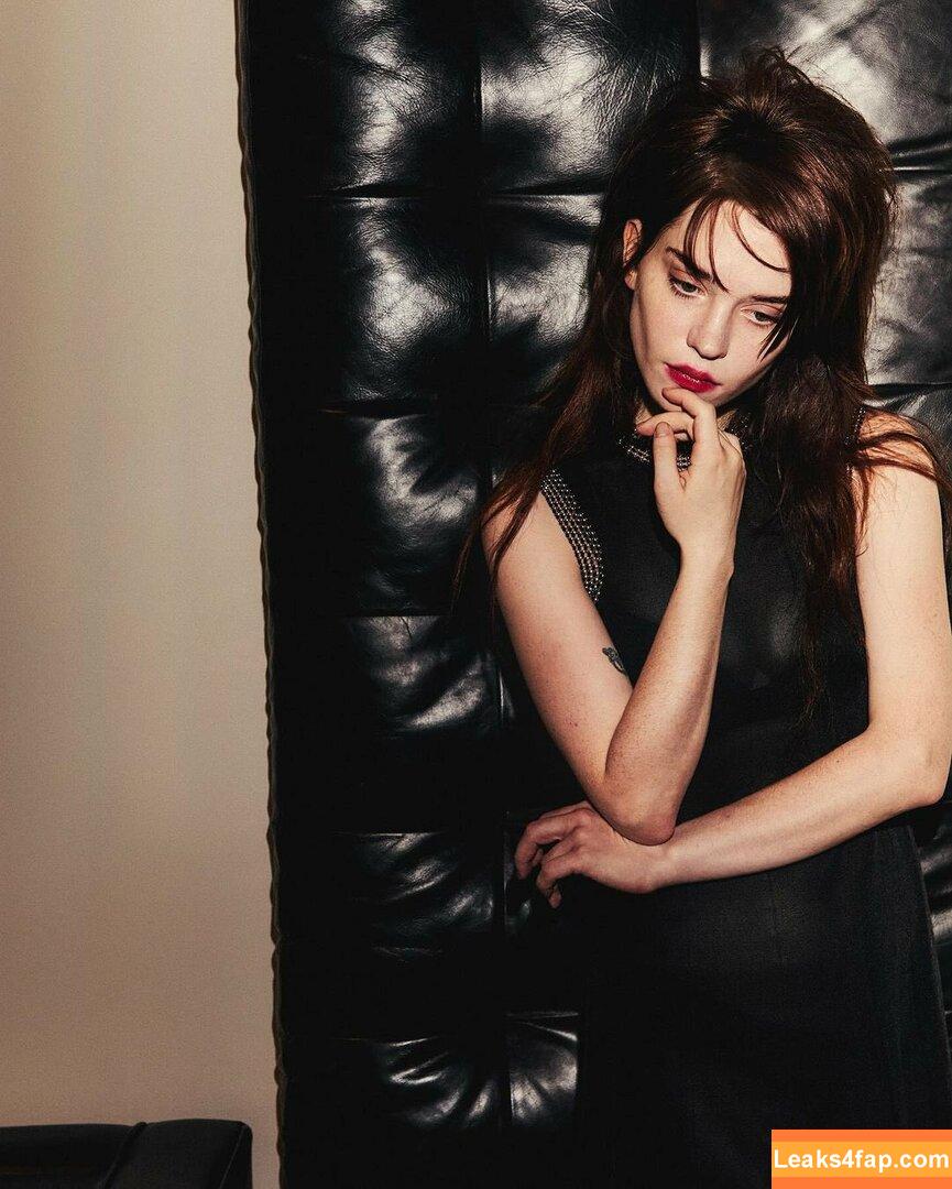 Sophie Thatcher / soapy.t leaked photo photo #0310