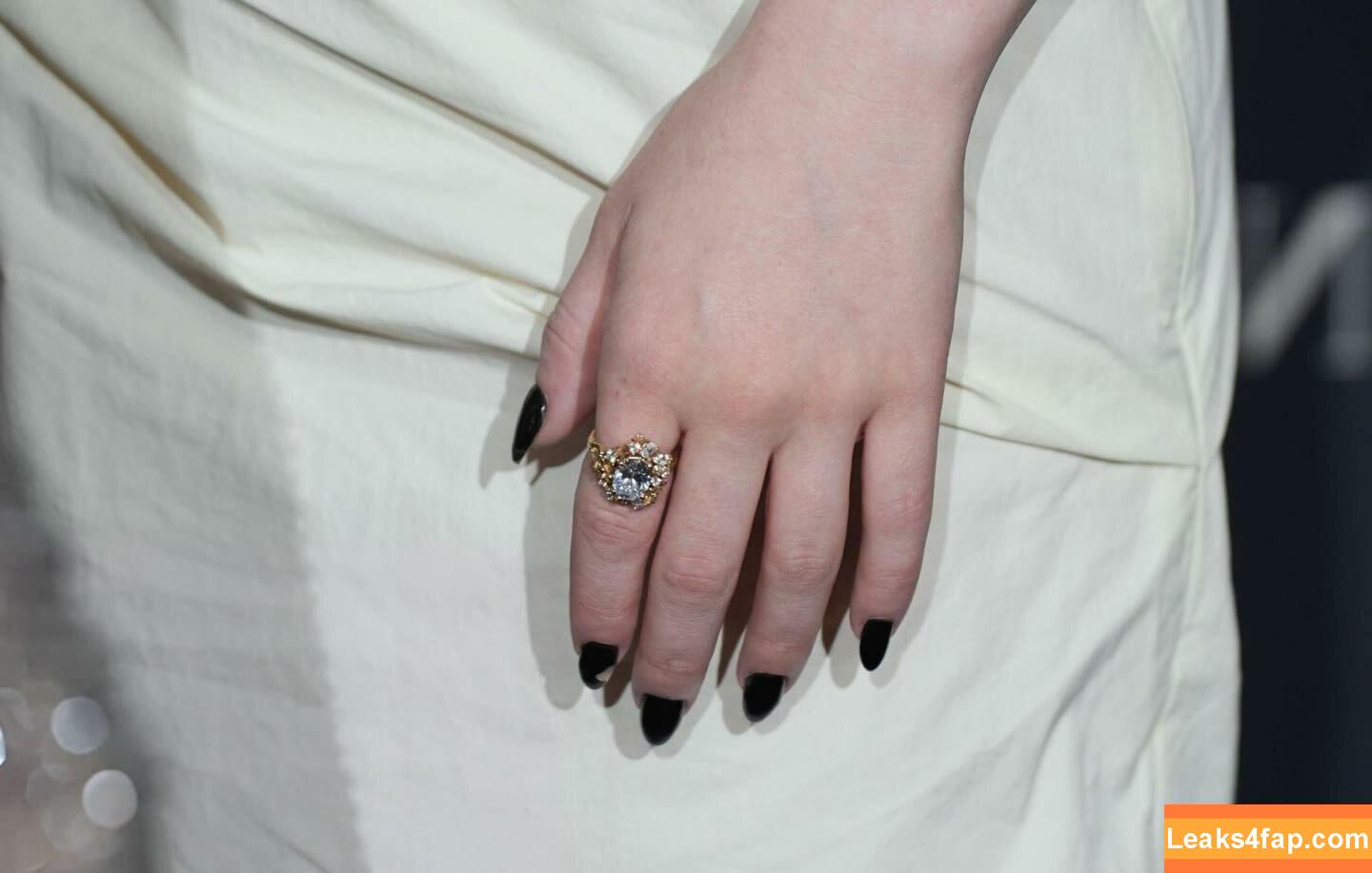 Sophie Thatcher / soapy.t leaked photo photo #0327