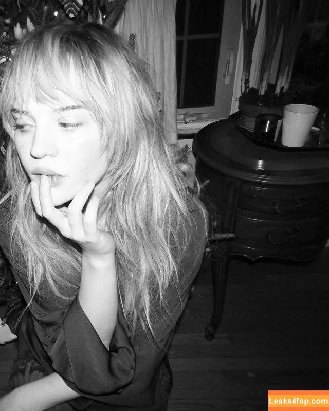 Sophie Thatcher / soapy.t leaked photo photo #0402