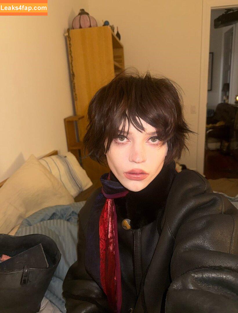 Sophie Thatcher / soapy.t leaked photo photo #0712