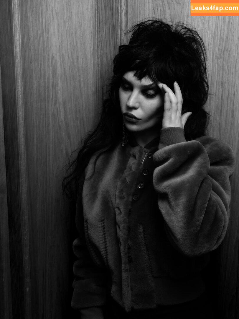 Sophie Thatcher / https: / soapy.t / sophie_thatcher leaked photo photo #0723