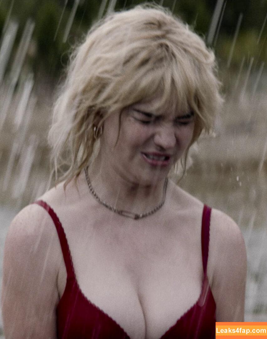 Sophie Thatcher / https: / soapy.t / sophie_thatcher / thesophiethatcher слитое фото фото #0790