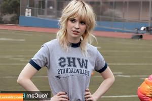 Sophie Thatcher фото #0001