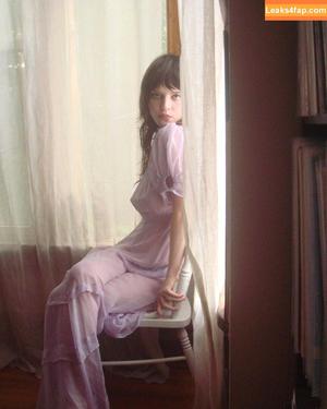 Sophie Thatcher фото #0033