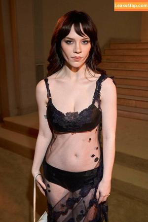 Sophie Thatcher фото #0043