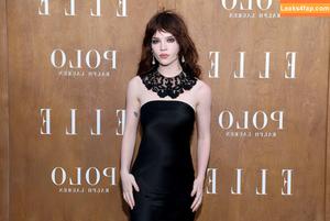 Sophie Thatcher photo #0098