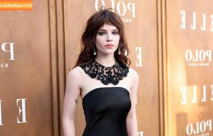 Sophie Thatcher photo #0099