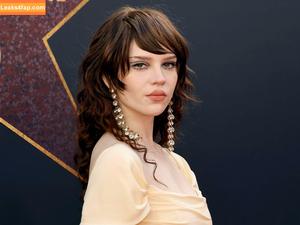 Sophie Thatcher photo #0103