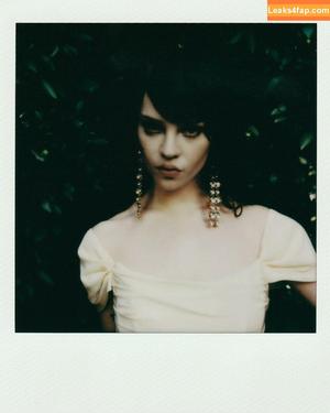 Sophie Thatcher photo #0112