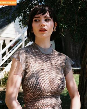 Sophie Thatcher photo #0120