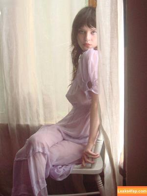 Sophie Thatcher photo #0126