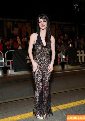 Sophie Thatcher photo #0163