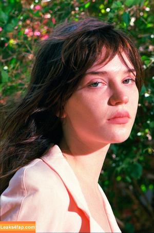 Sophie Thatcher photo #0202
