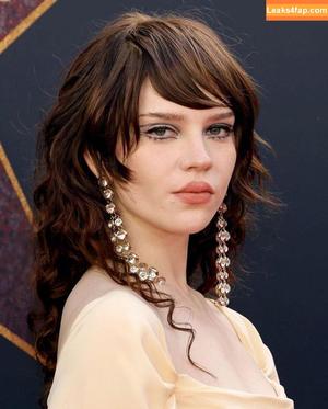 Sophie Thatcher photo #0236