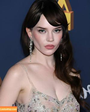 Sophie Thatcher photo #0256