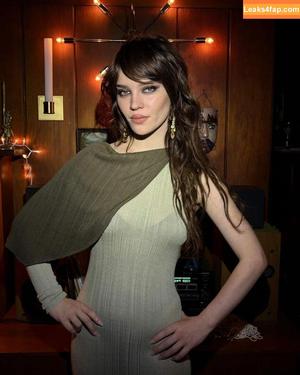 Sophie Thatcher photo #0267