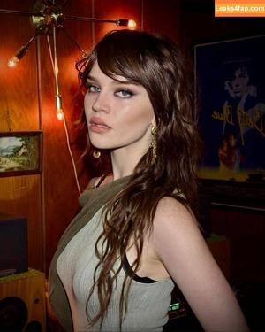 Sophie Thatcher photo #0269