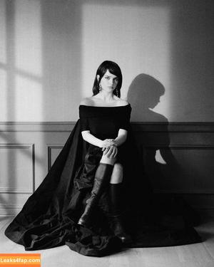 Sophie Thatcher photo #0285