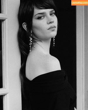 Sophie Thatcher photo #0287