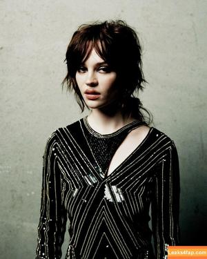Sophie Thatcher photo #0293