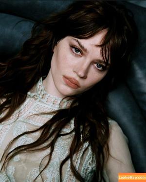 Sophie Thatcher photo #0300
