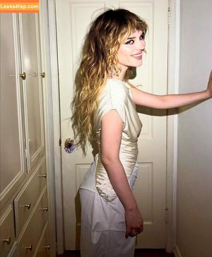 Sophie Thatcher photo #0317