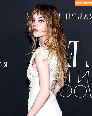 Sophie Thatcher photo #0333
