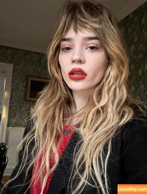 Sophie Thatcher photo #0338
