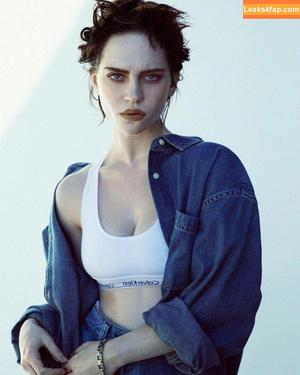 Sophie Thatcher photo #0380