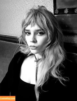Sophie Thatcher photo #0393
