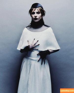 Sophie Thatcher photo #0413
