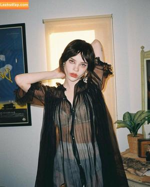 Sophie Thatcher photo #0419