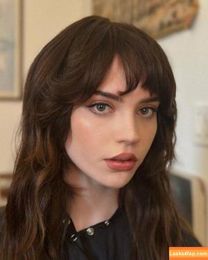 Sophie Thatcher photo #0444